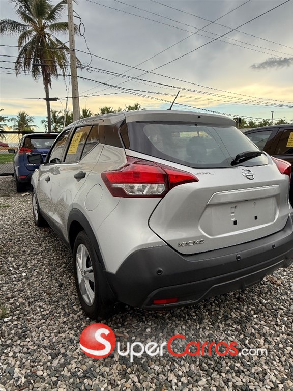 2020 Nissan Kicks — foto 2 / 6