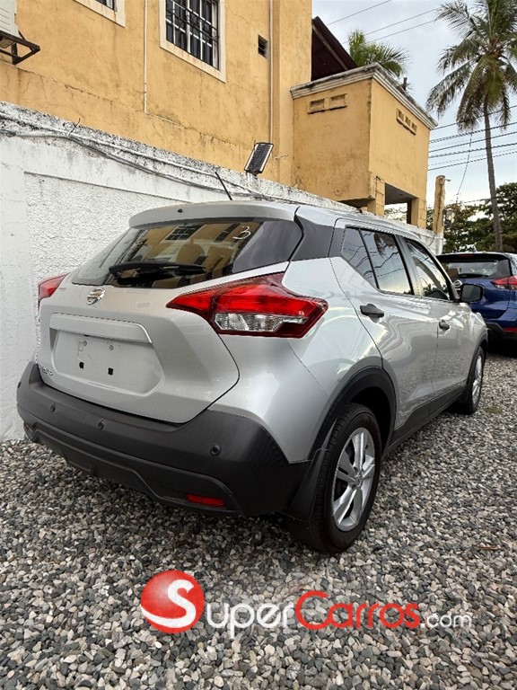 2020 Nissan Kicks — foto 3 / 6