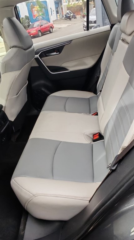 2019 Toyota RAV4 XLE Premium — foto 5 / 10