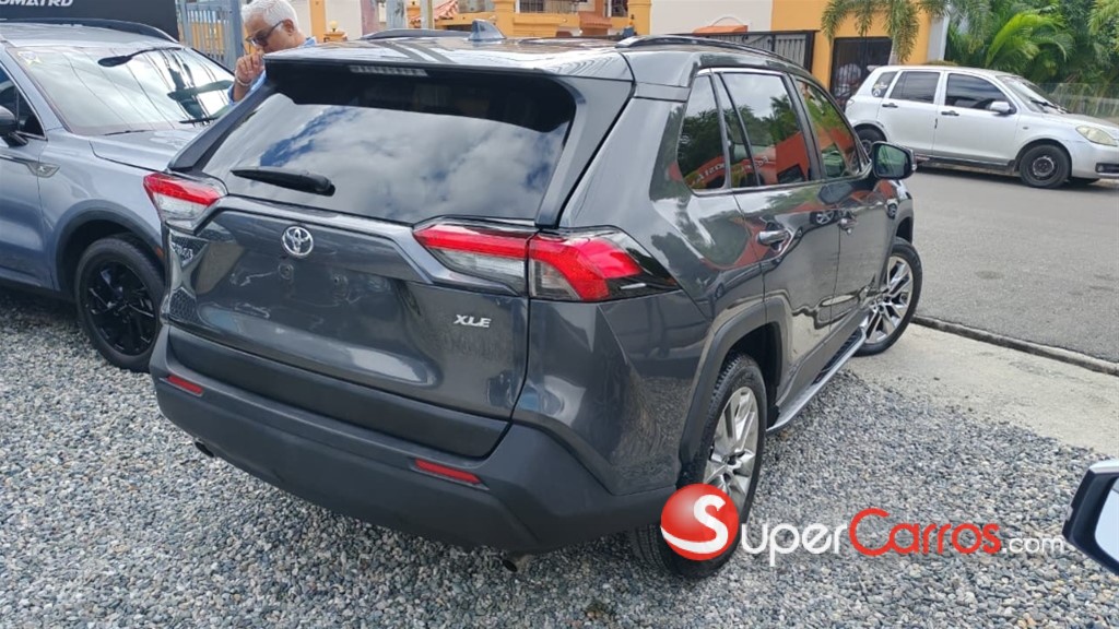 2019 Toyota RAV4 XLE Premium — foto 9 / 10