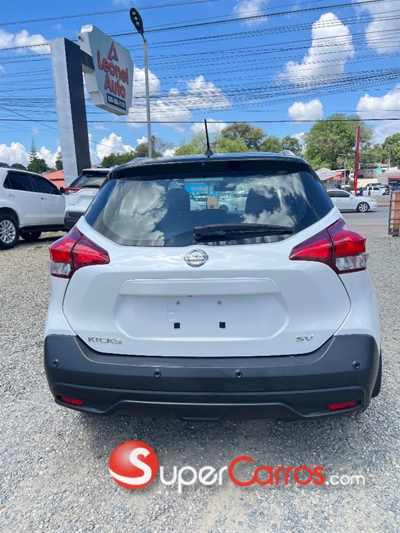 2020 Nissan Kicks SV — foto 2 / 11