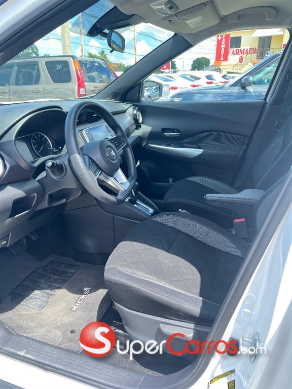 2020 Nissan Kicks SV — foto 8 / 11