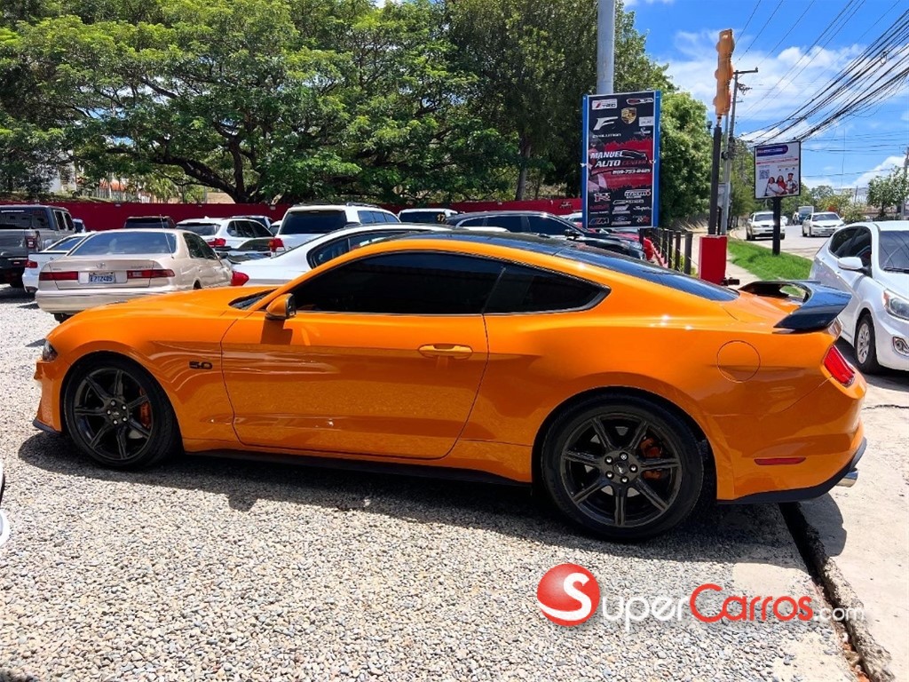 2019 Ford Mustang GT PREMIUM — foto 8 / 12