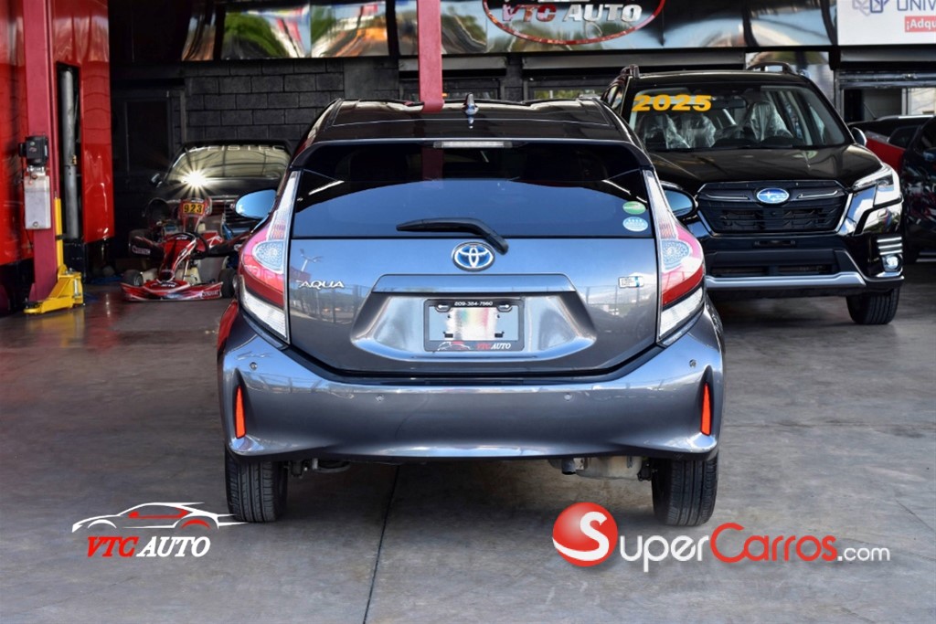 2019 Toyota Aqua Hibrido — foto 4 / 11