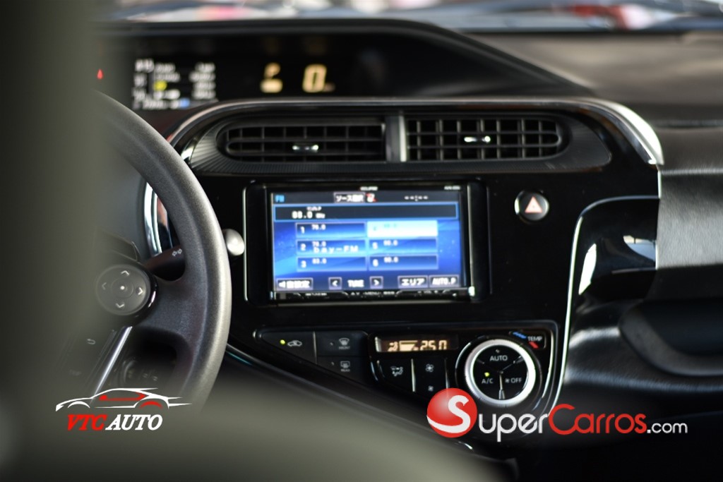 2019 Toyota Aqua Hibrido — foto 7 / 11