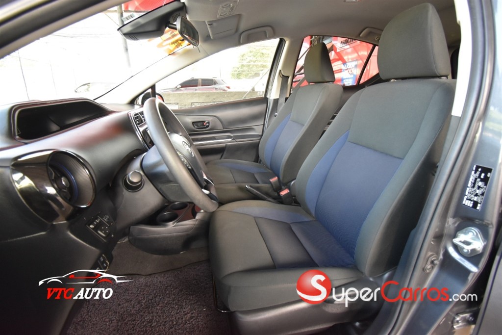 2019 Toyota Aqua Hibrido — foto 8 / 11