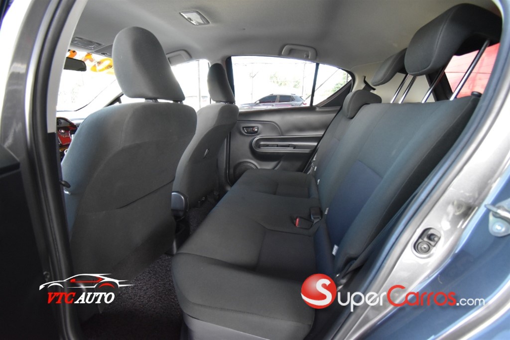 2019 Toyota Aqua Hibrido — foto 9 / 11
