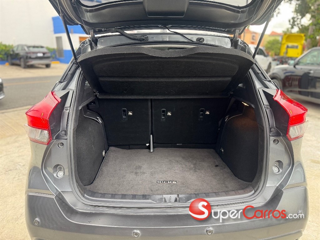 2020 Nissan Kicks SV — foto 12 / 12
