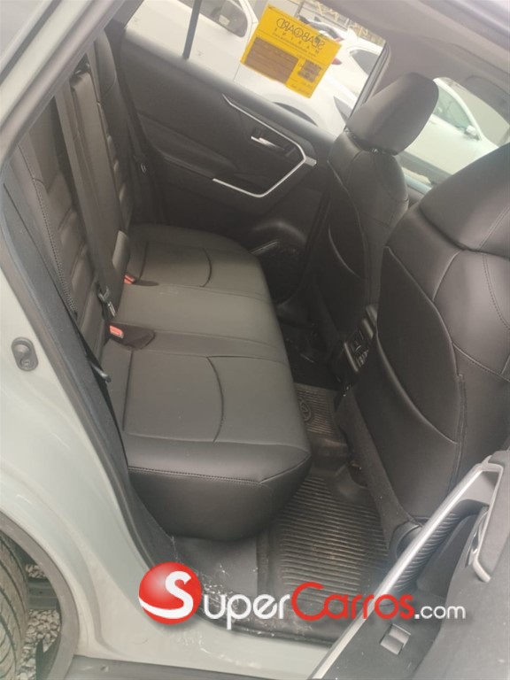 2020 Toyota RAV4 XLE — foto 2 / 7