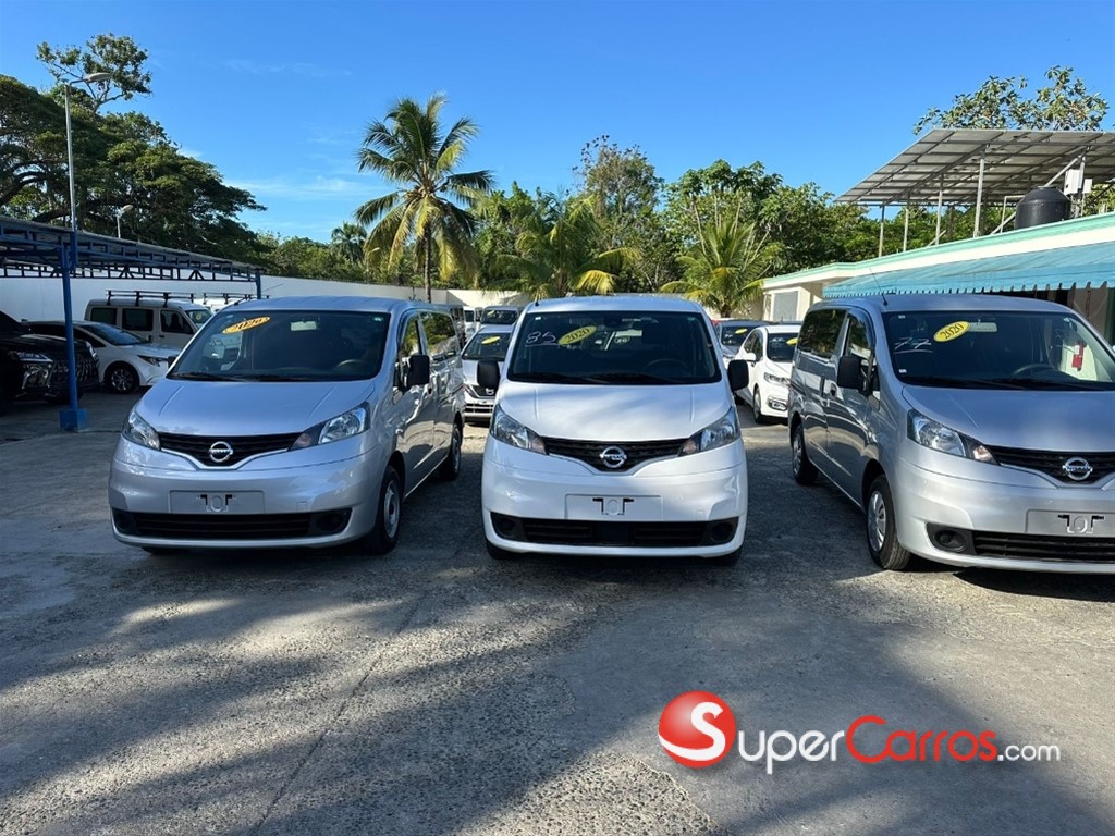 2020 Nissan NV 200 — foto 8 / 9