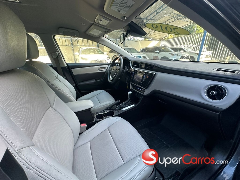 2019 Toyota Corolla LE — foto 9 / 10