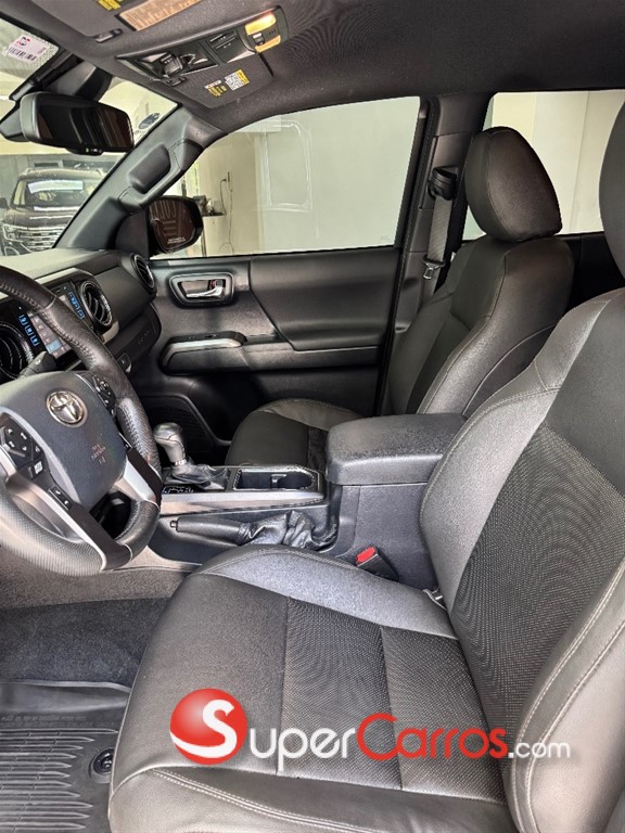 2019 Toyota Tacoma TRD OFF ROAD — foto 8 / 10