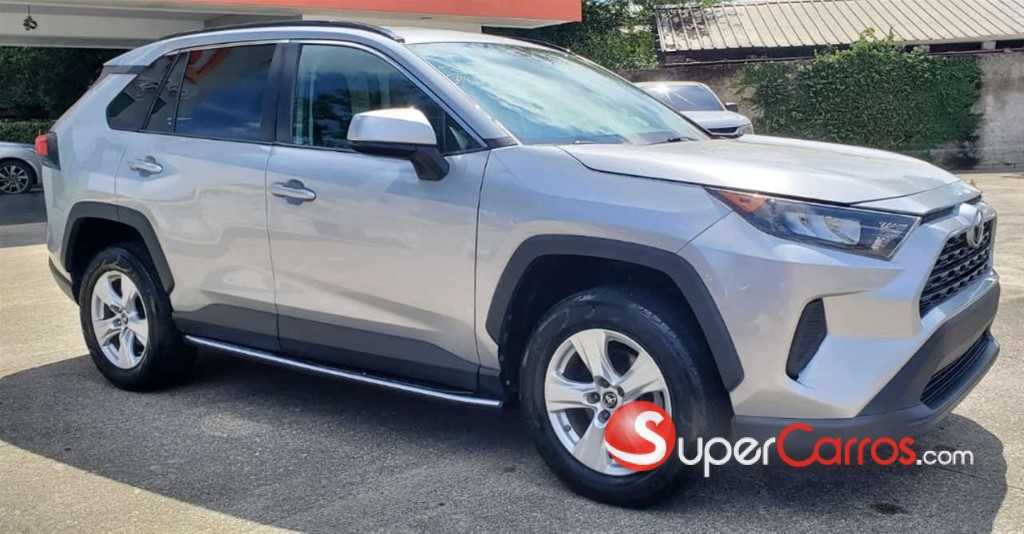 2020 Toyota RAV4 LE — foto 2 / 11