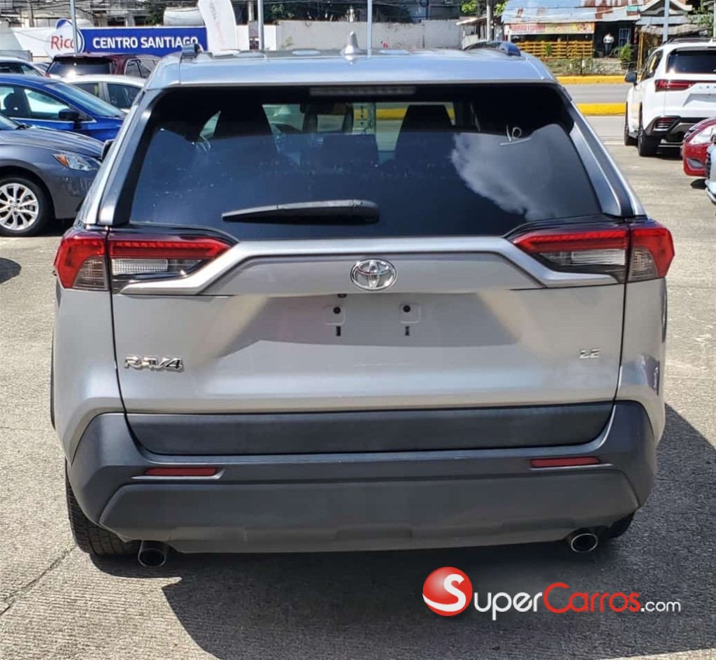 2020 Toyota RAV4 LE — foto 3 / 11