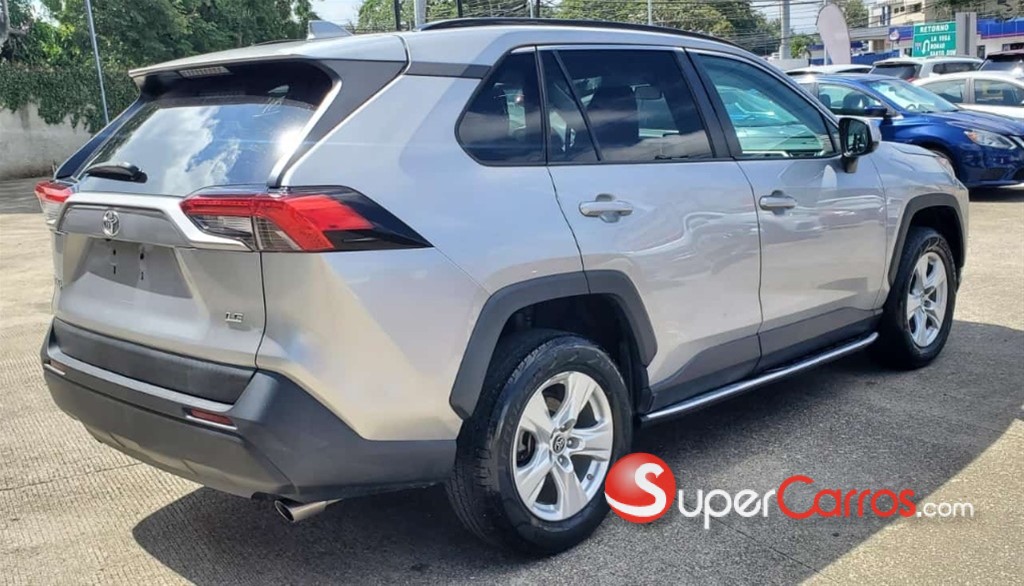 2020 Toyota RAV4 LE — foto 4 / 11