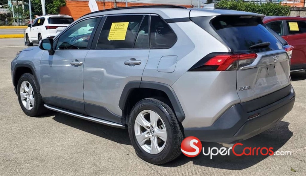 2020 Toyota RAV4 LE — foto 5 / 11