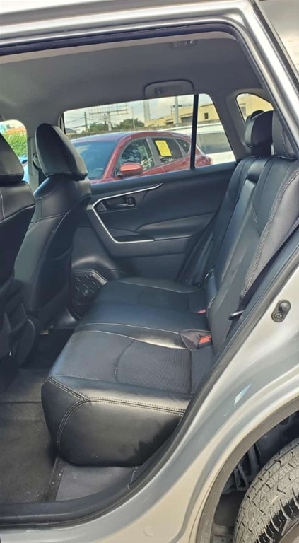 2020 Toyota RAV4 LE — foto 11 / 11