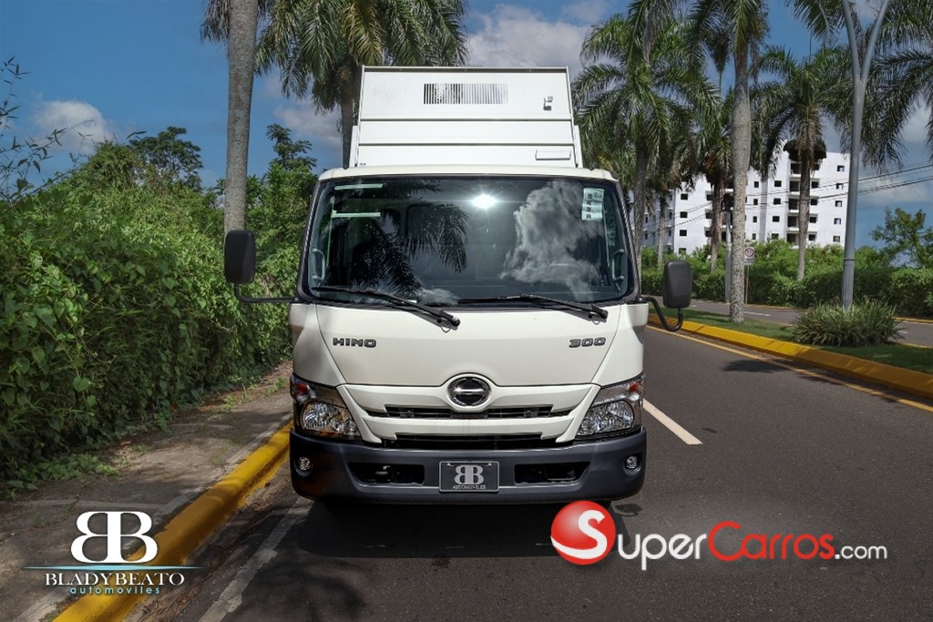2023 Hino 300 — foto 2 / 8