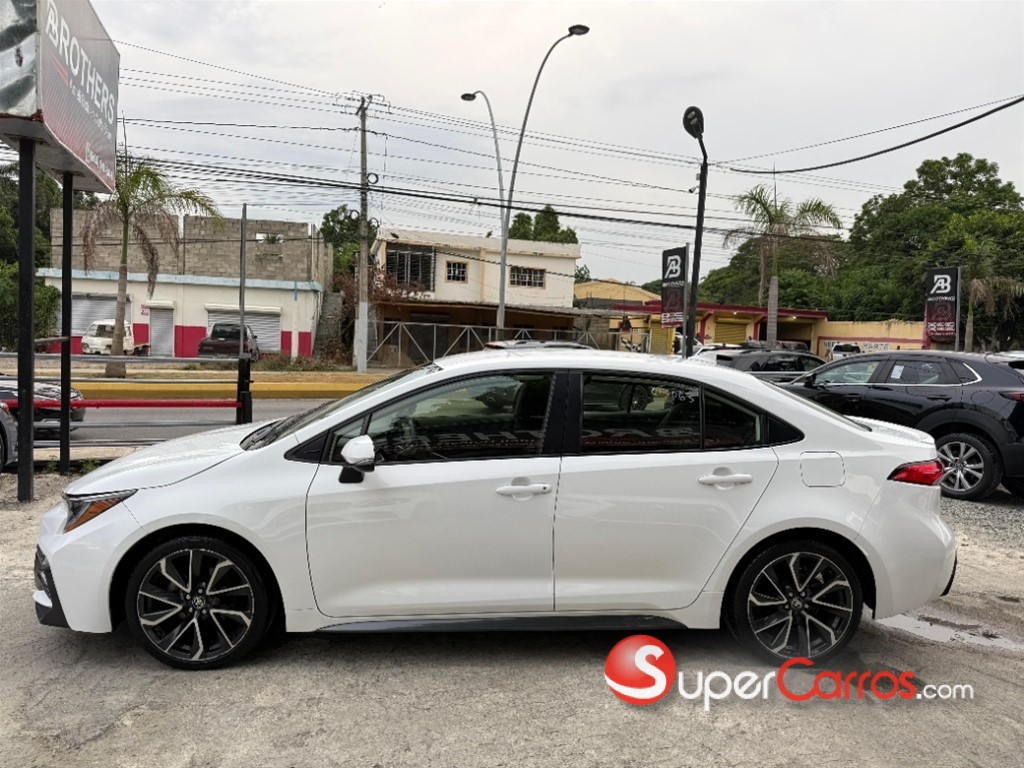 2022 Toyota Corolla SE — foto 8 / 12