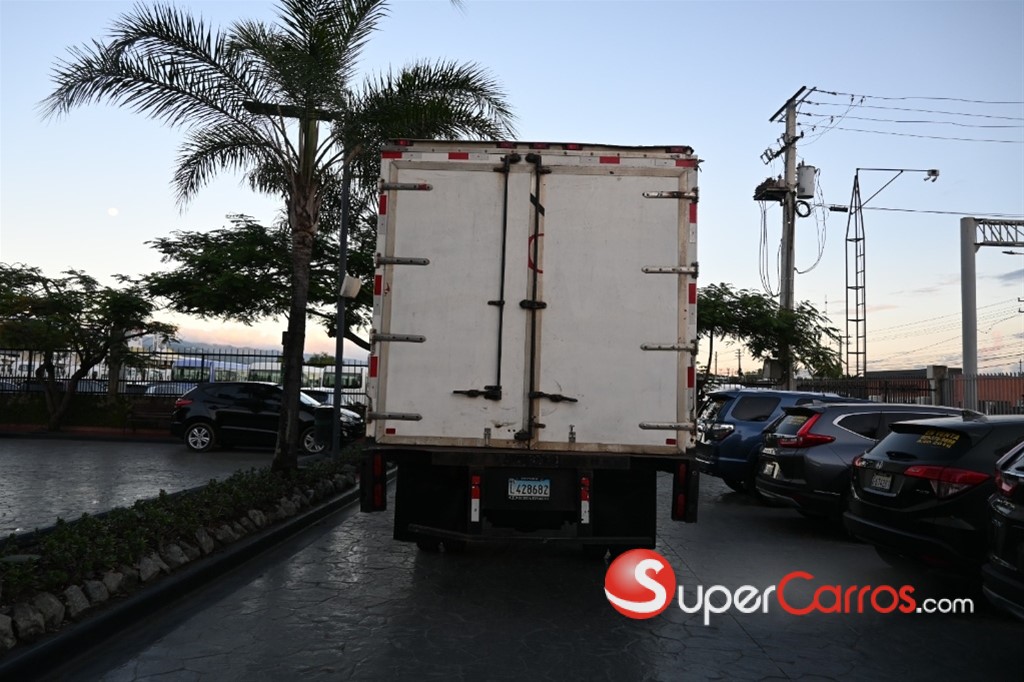 2014 Isuzu NQR 18 Pies — foto 4 / 9