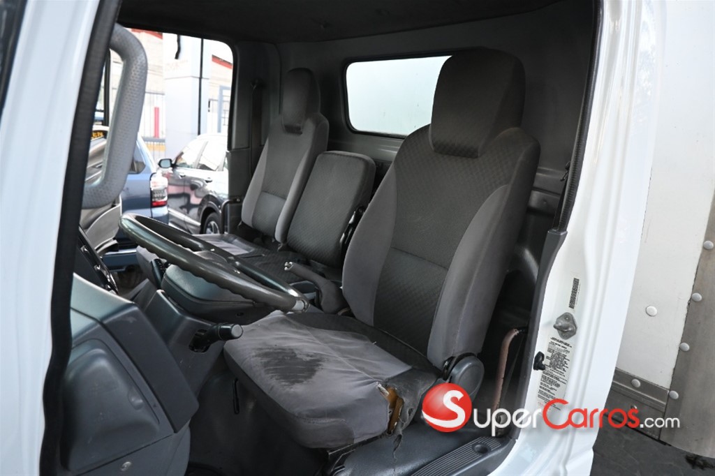 2014 Isuzu NQR 18 Pies — foto 8 / 9