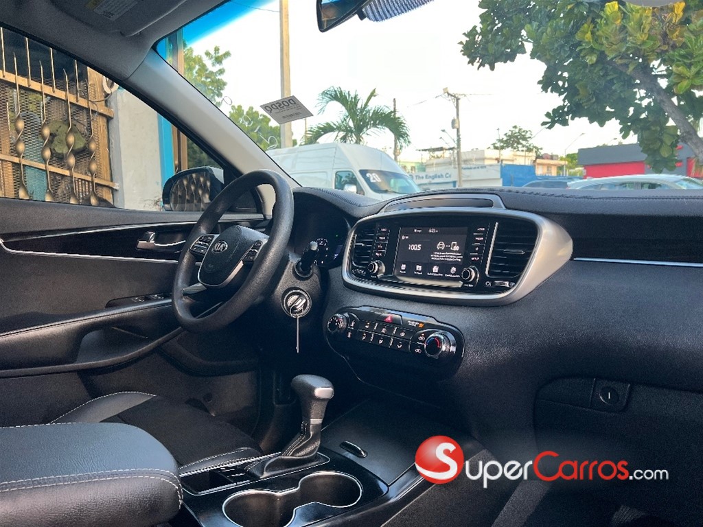 2020 Kia Sorento LX — foto 7 / 12