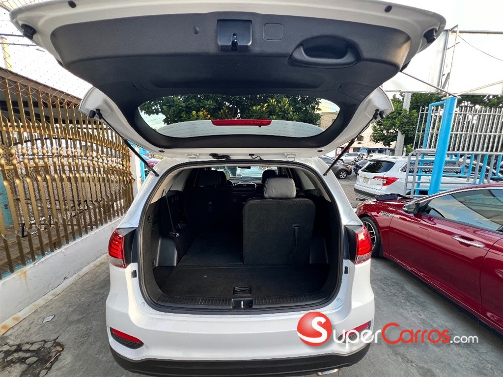 2020 Kia Sorento LX — foto 8 / 12