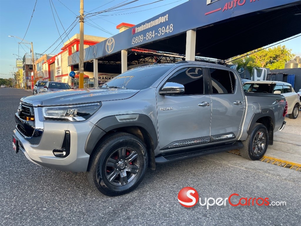 2023 Toyota Hilux SRV