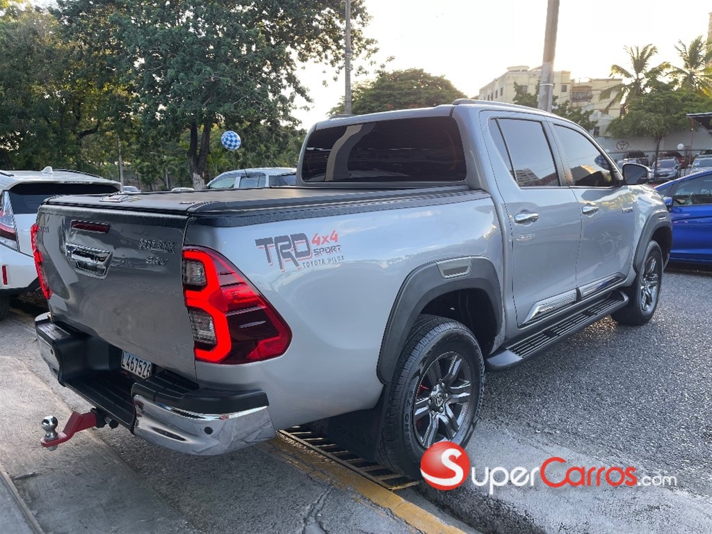 2023 Toyota Hilux SRV — foto 4 / 9
