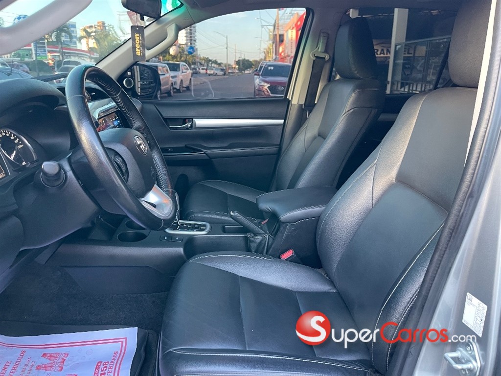 2023 Toyota Hilux SRV — foto 8 / 9