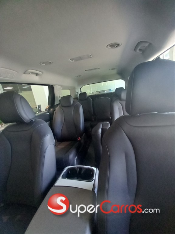2026 Kia Carnival — foto 8 / 12