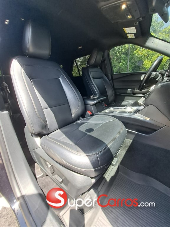 2020 Ford Explorer XLT 4WD — foto 8 / 12