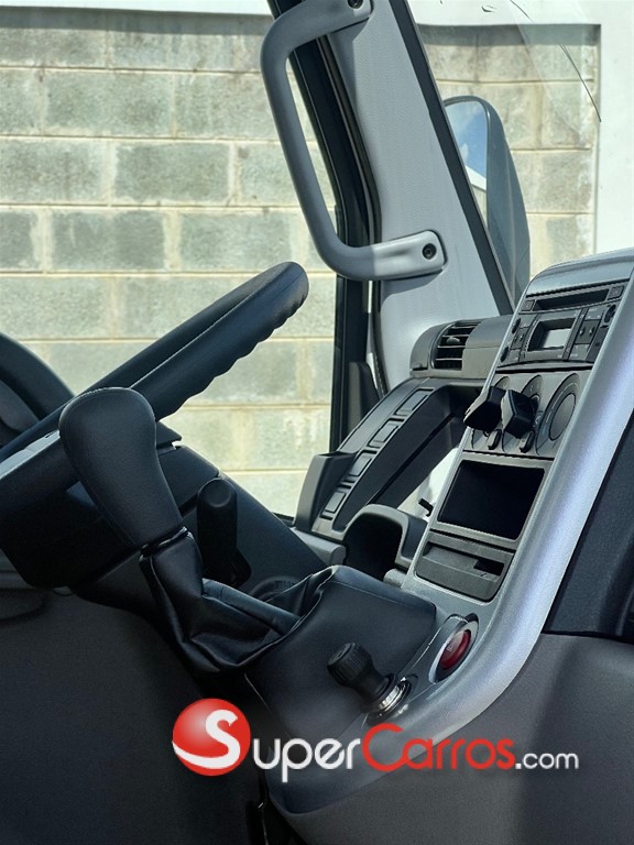 2026 Mitsubishi Motors Canter Cama 10 pies — foto 10 / 11