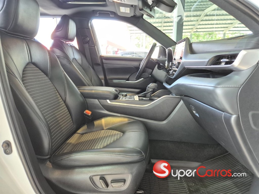2022 Toyota Highlander XSE — foto 5 / 12