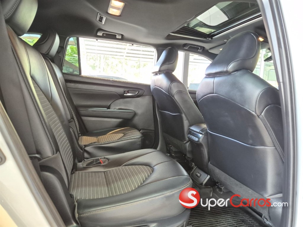 2022 Toyota Highlander XSE — foto 8 / 12