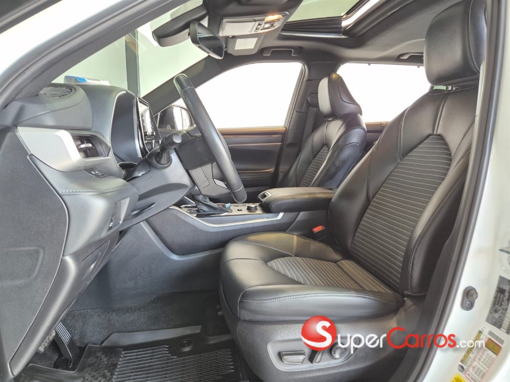2022 Toyota Highlander XSE — foto 9 / 12