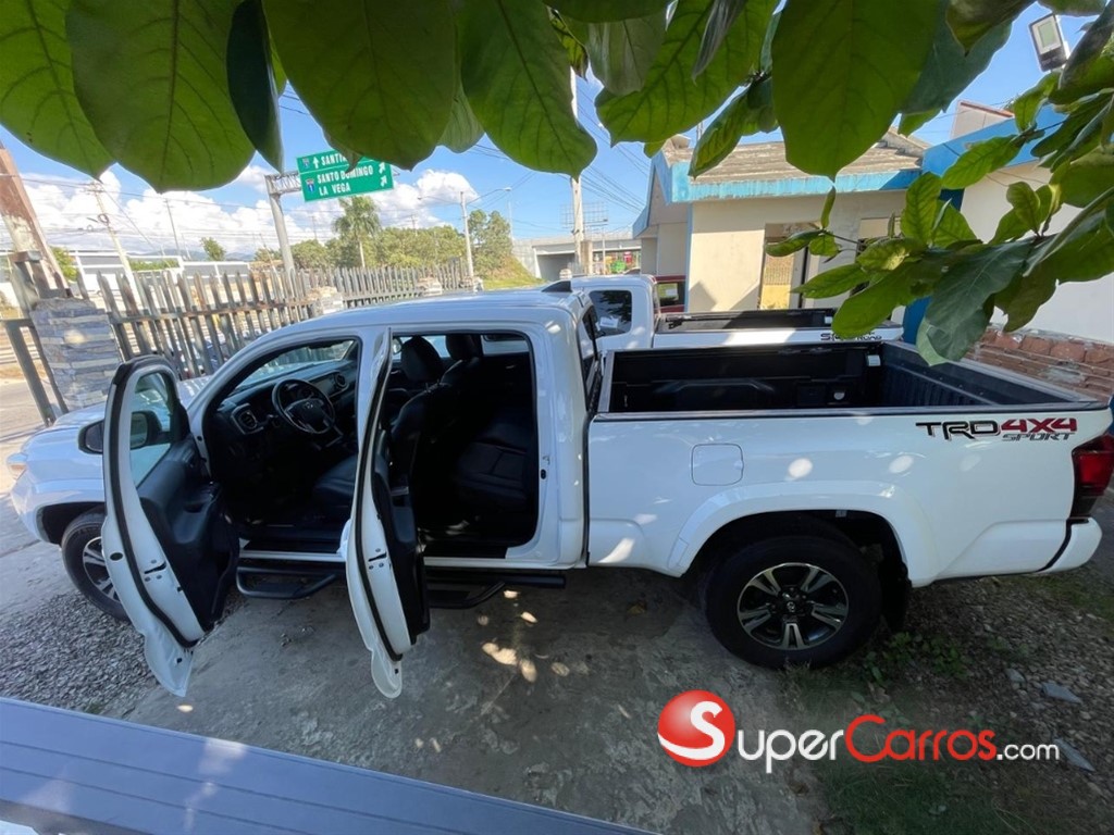 2018 Toyota Tacoma TRD SPORT — foto 4 / 10