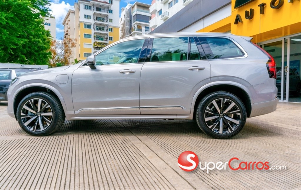2025 Volvo XC90 CORE — foto 2 / 9