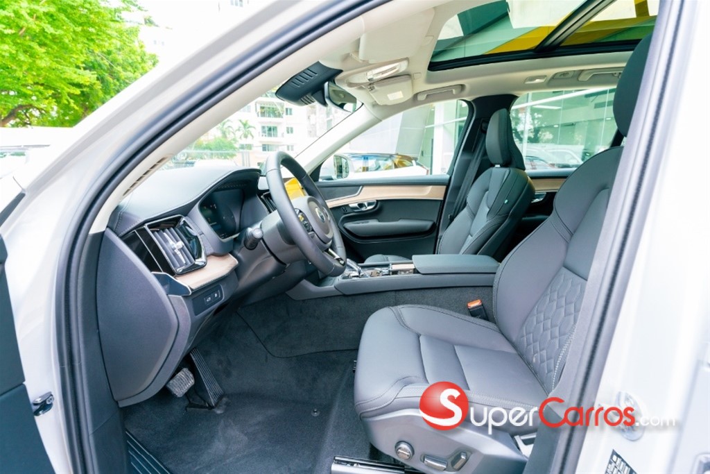 2025 Volvo XC90 CORE — foto 9 / 9