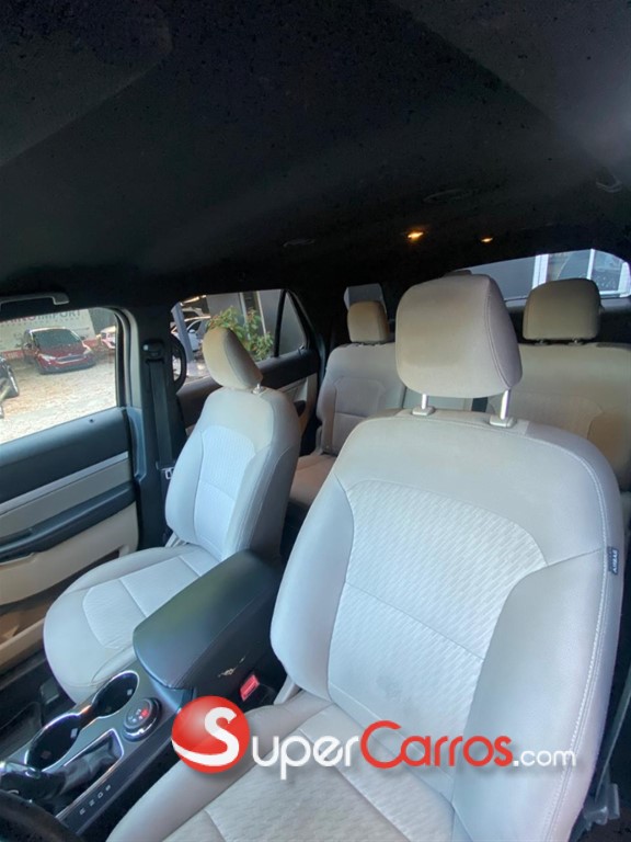2019 Ford Explorer — foto 6 / 9