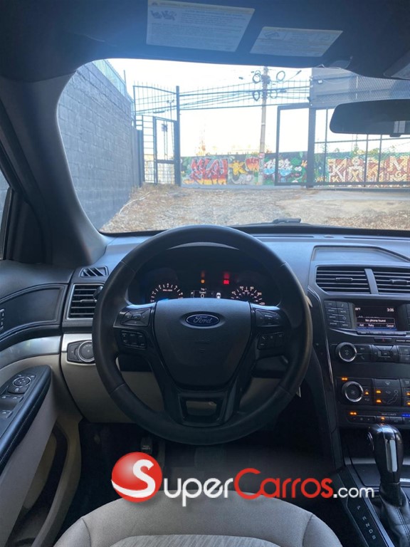 2019 Ford Explorer — foto 7 / 9