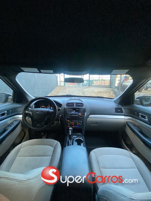 2019 Ford Explorer — foto 8 / 9