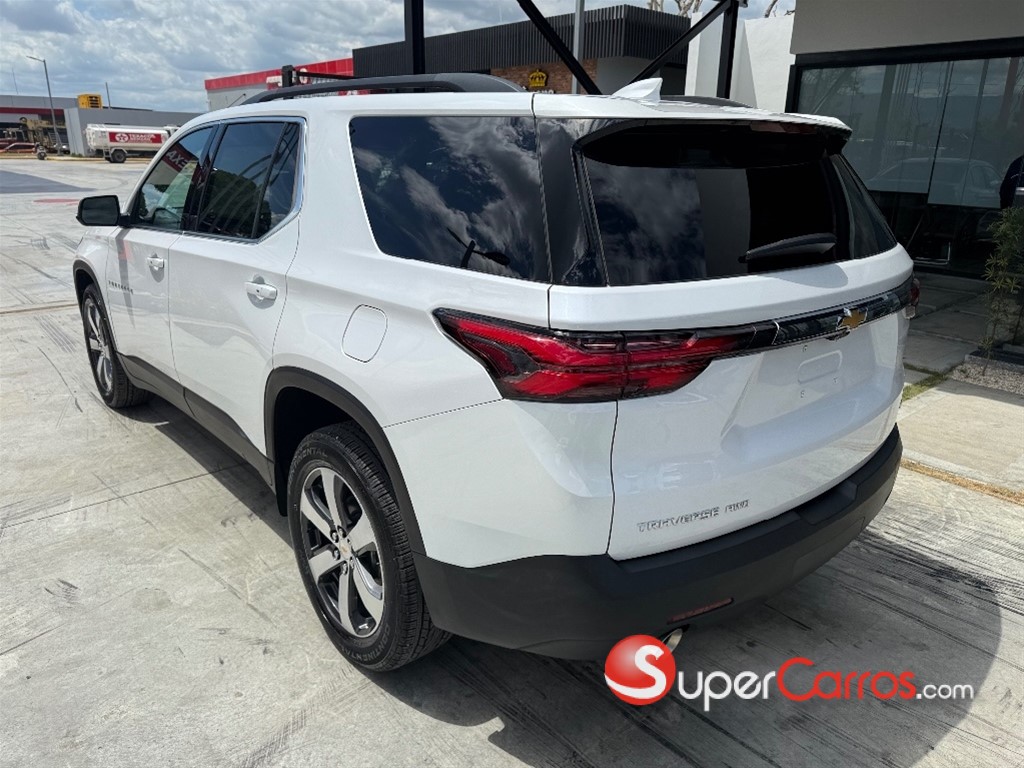 2023 Chevrolet Traverse LT — foto 2 / 9