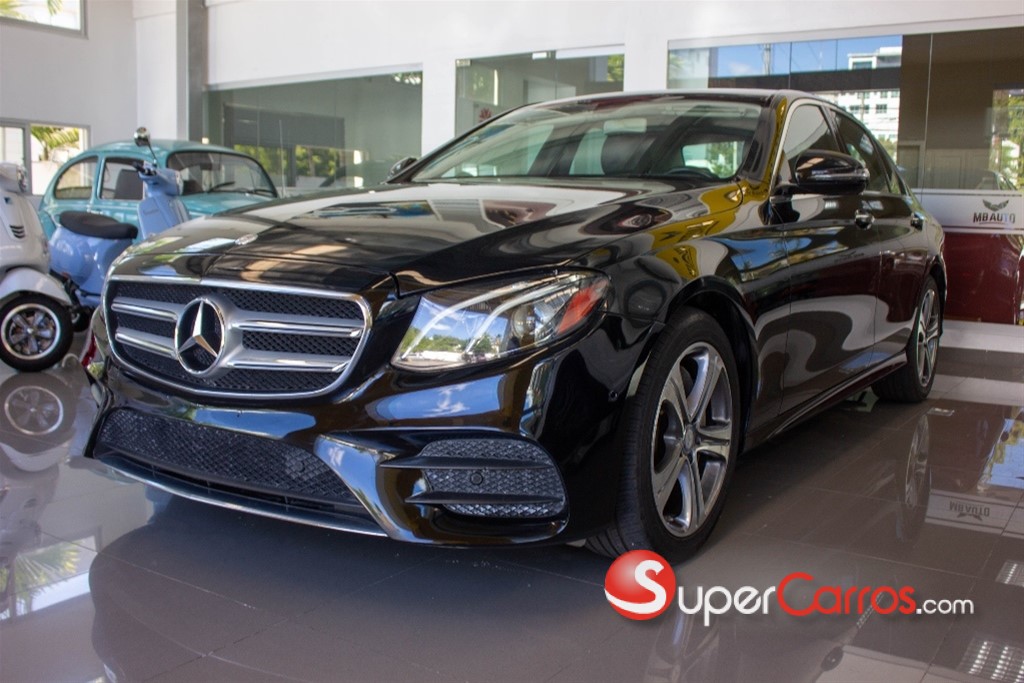 2017 Mercedes-Benz Clase E 300 4MATIC — foto 2 / 12
