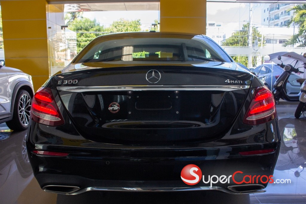 2017 Mercedes-Benz Clase E 300 4MATIC — foto 5 / 12