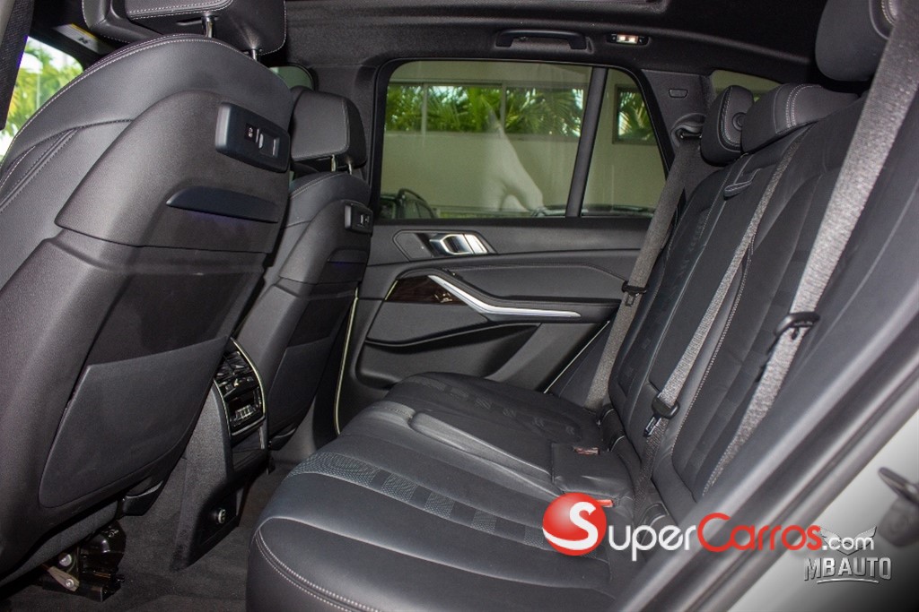 2019 BMW X 5 XDRIVE 40i M PACKAGE — foto 9 / 12