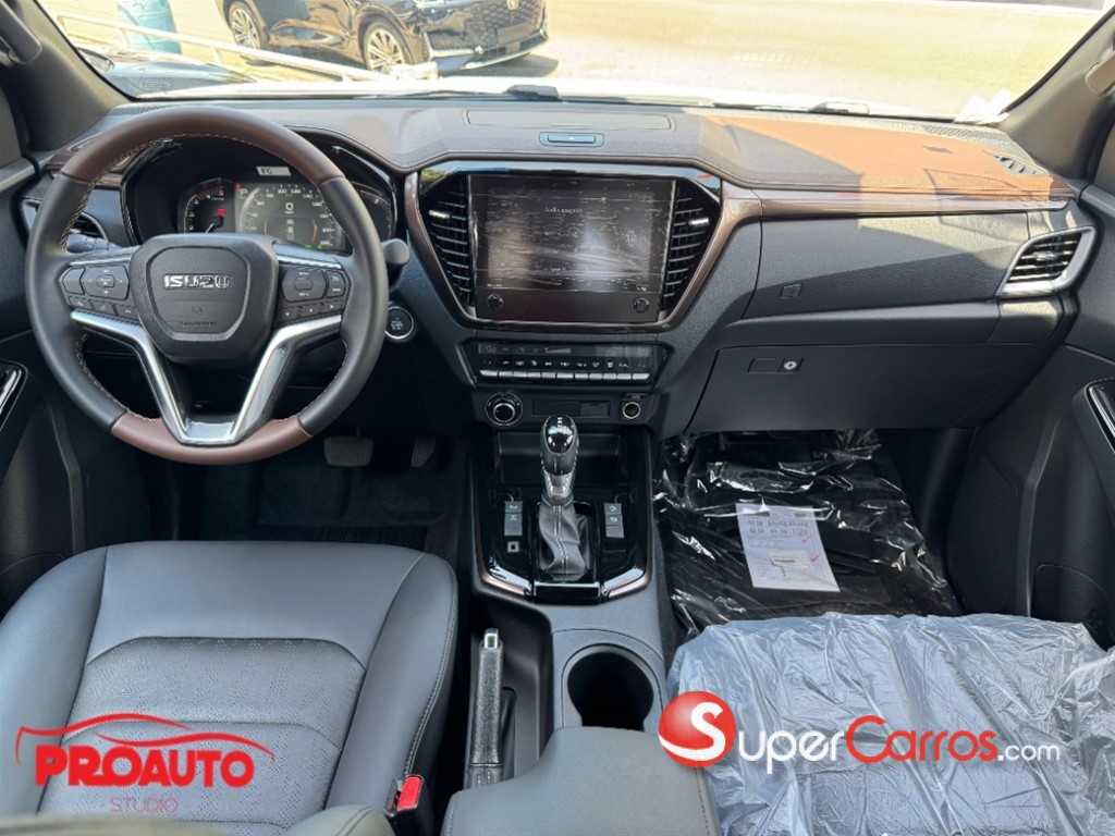 2027 Isuzu DMAX LSE — foto 9 / 10