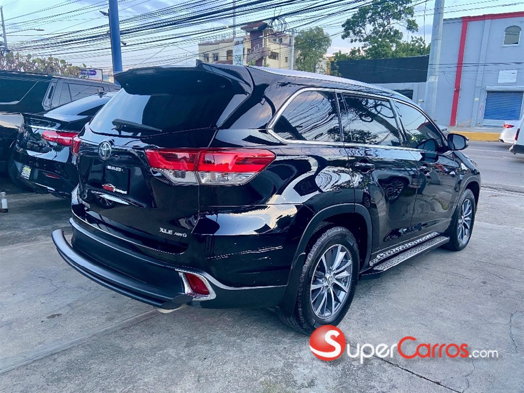 2017 Toyota Highlander XLE — foto 6 / 12