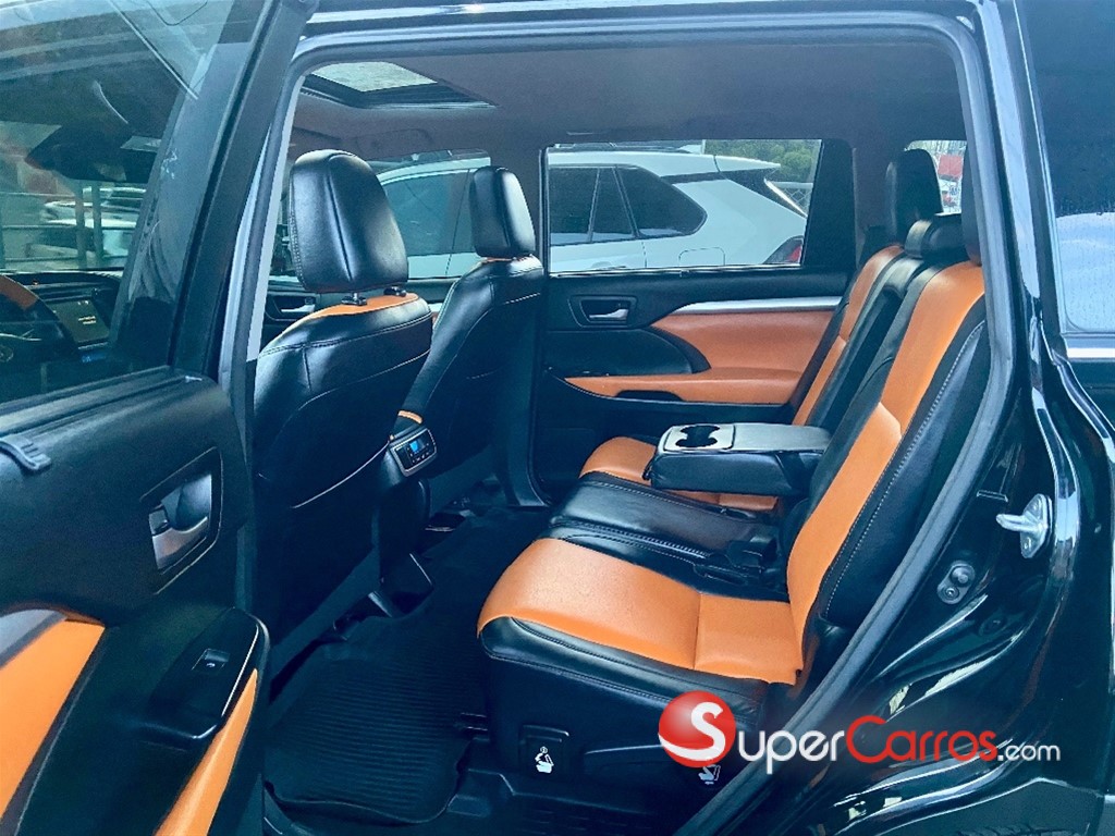 2017 Toyota Highlander XLE — foto 8 / 12