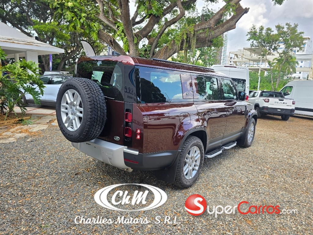 2025 Land Rover Defender P400 — foto 3 / 12